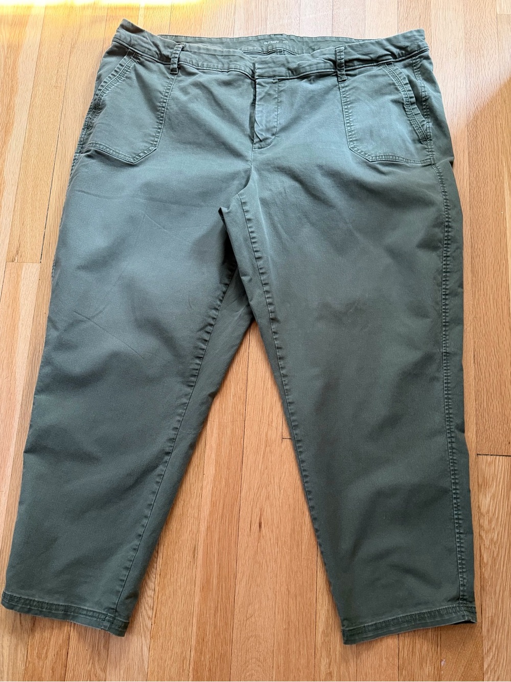 Old Navy Women's Olive Cropped Chino Pants 22W